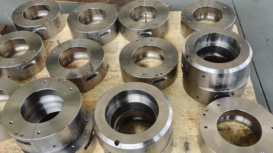 API 6 Une tête de boîtier pour outils à tête de puits avec connexion ACME pour outils à tête